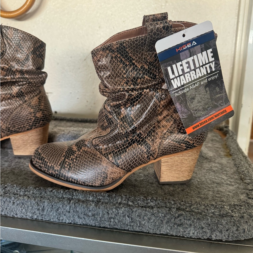 HISEA Snakeskin Ankle Boots